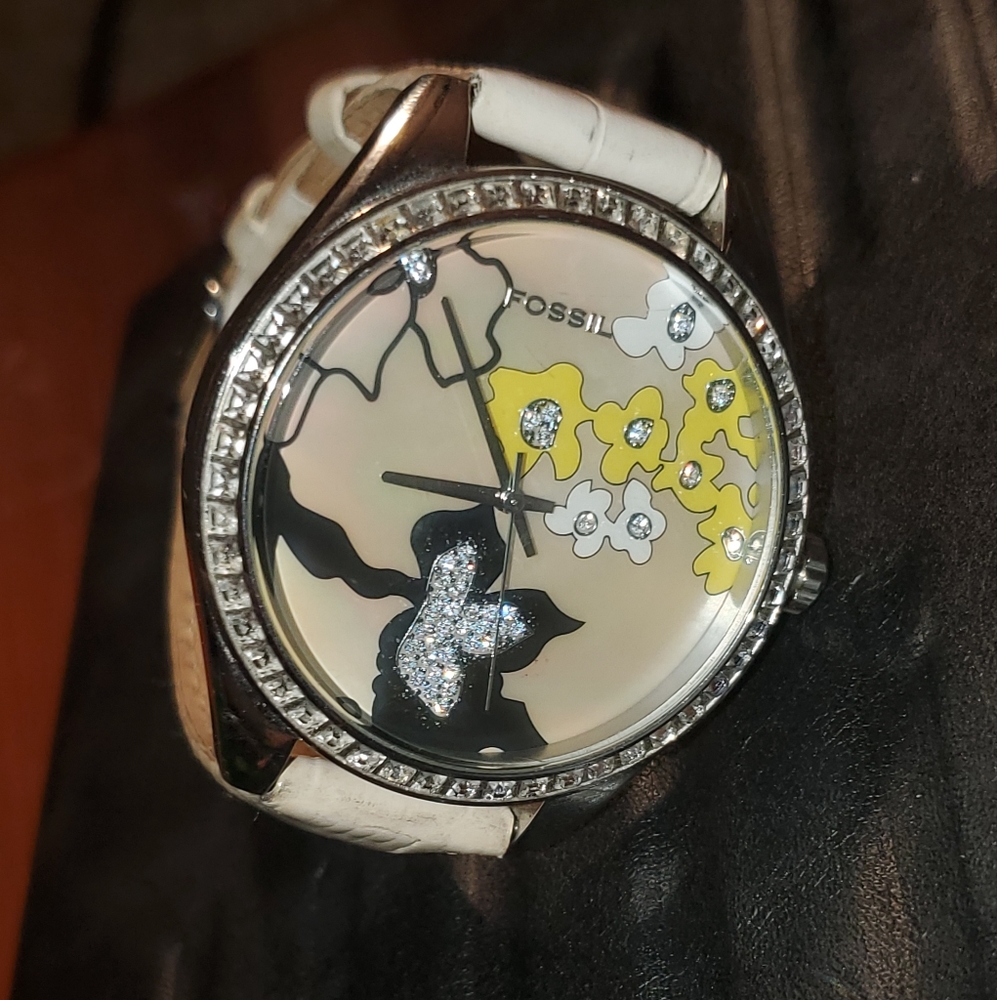 Fossil genuine leather white rhinestone watch